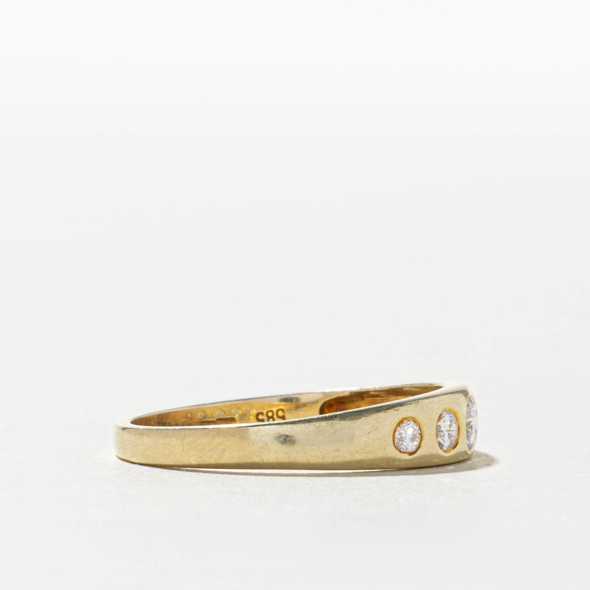14k Flush Set Five Stone Diamond Band | 0.25ctw | 4.20mm | SZ 8