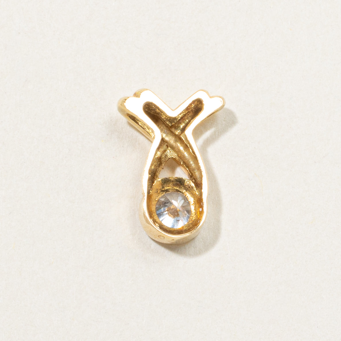 18k Solitaire Diamond Grooved Pendant | 0.45ct
