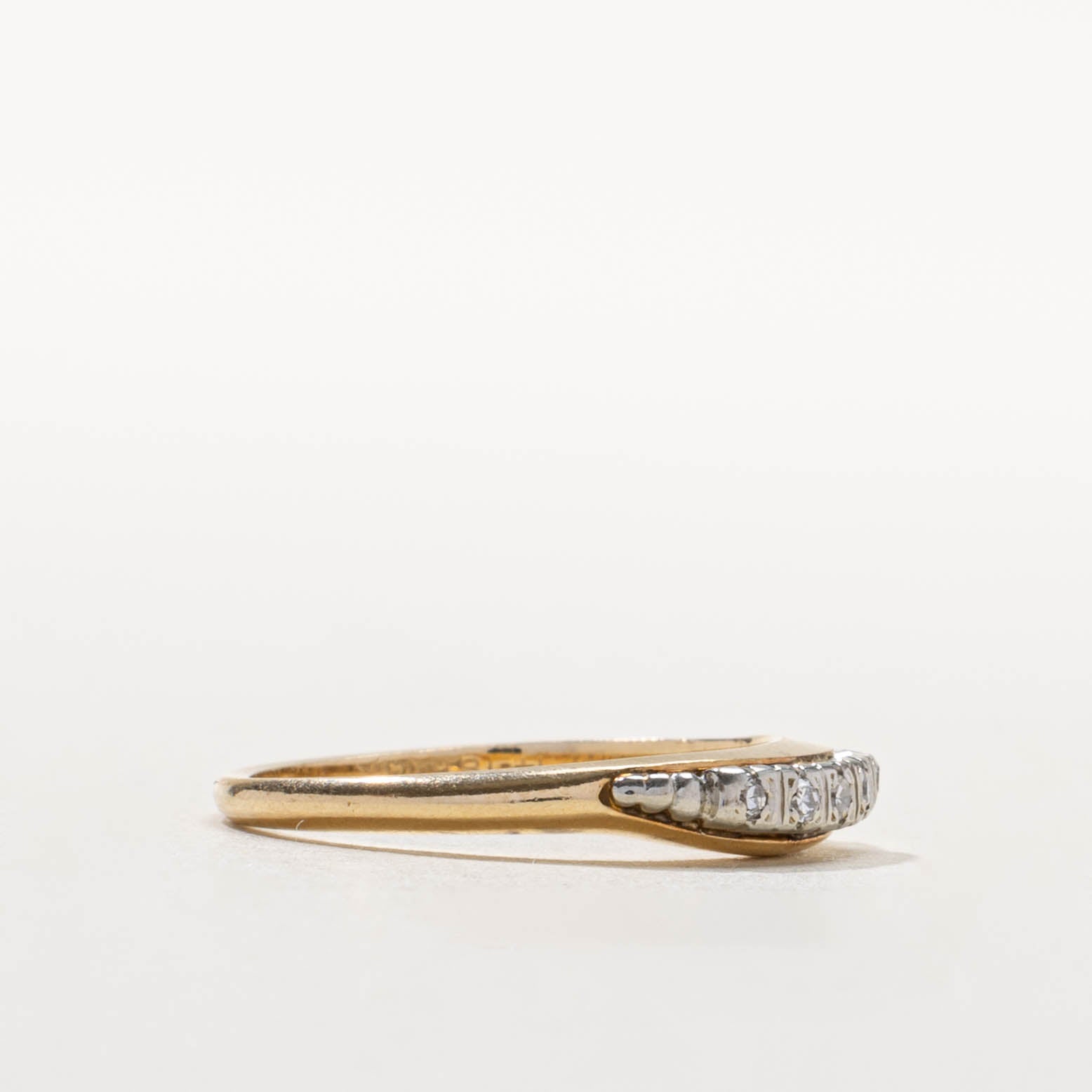 14k Semi Eternity Diamond Graduating Contour Band | SZ 6