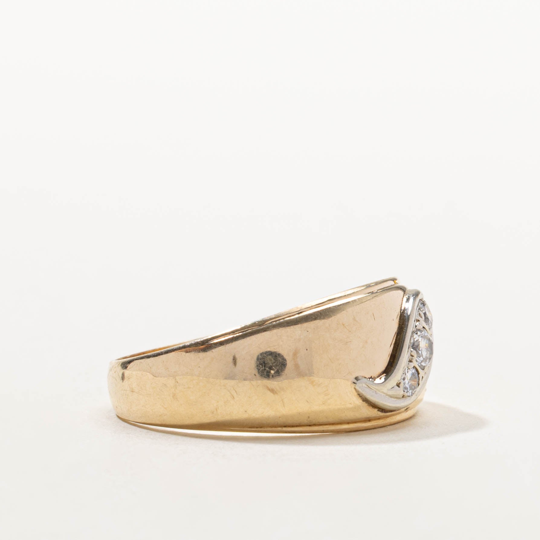 14k Three Stone Diamond Wave Chunky Ring | SZ 10.25