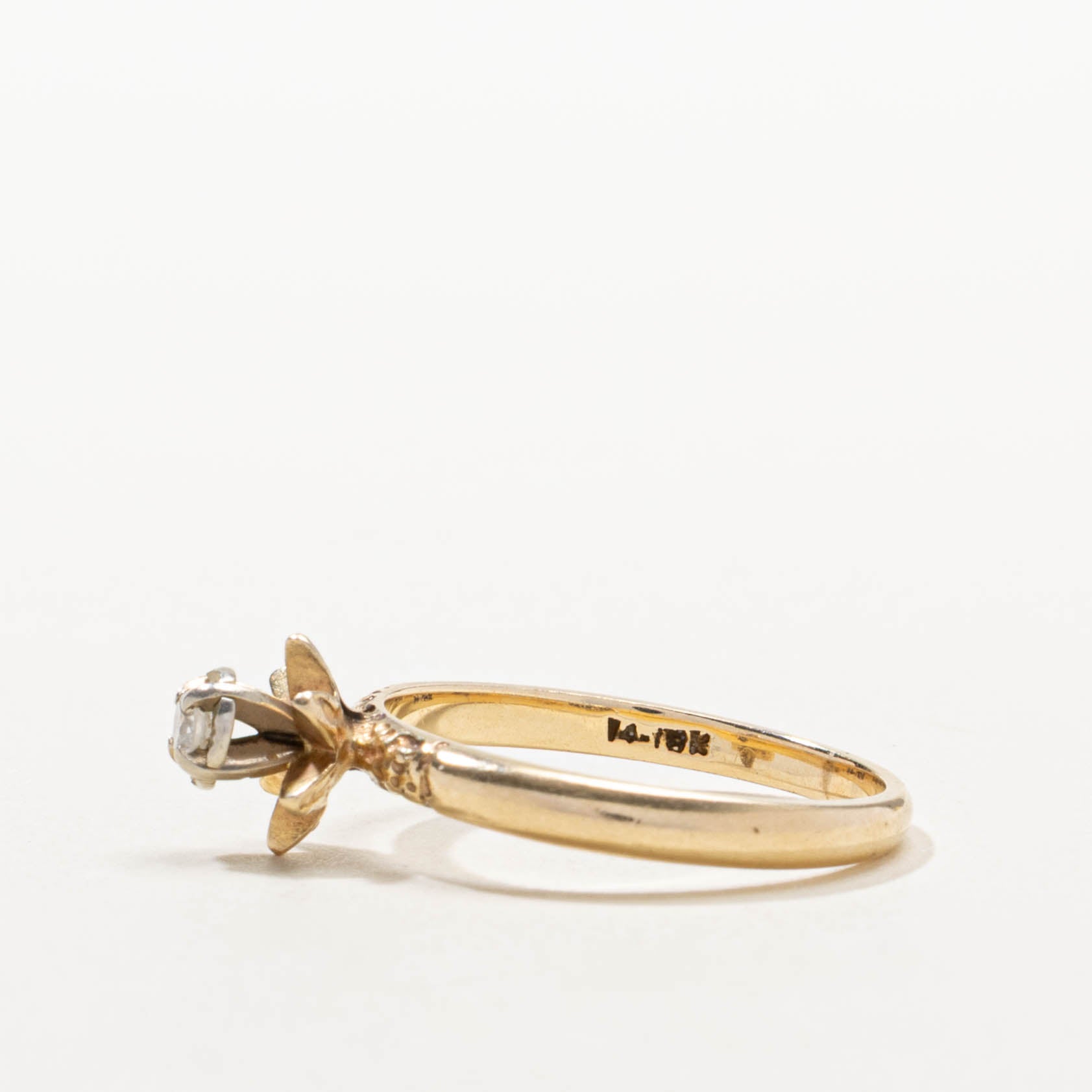 14k Illusion Set Diamond Star Ring | SZ 8