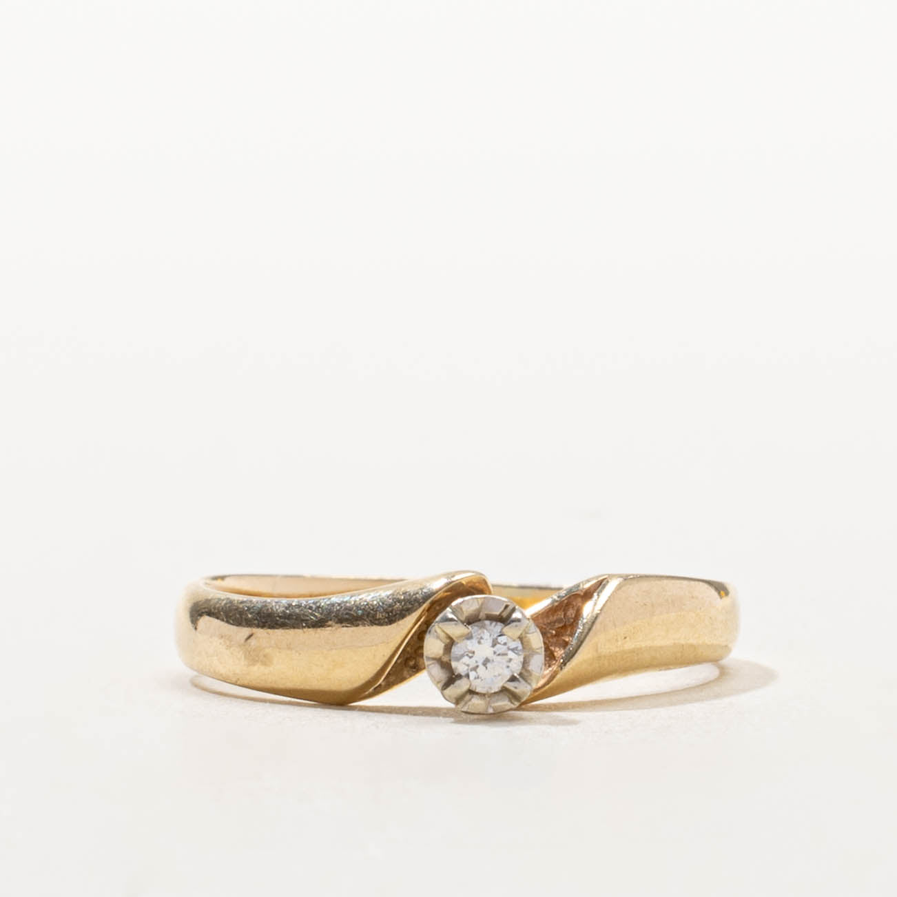 14k Illusion Set Round Brilliant Cut Diamond Ring | SZ 7.25