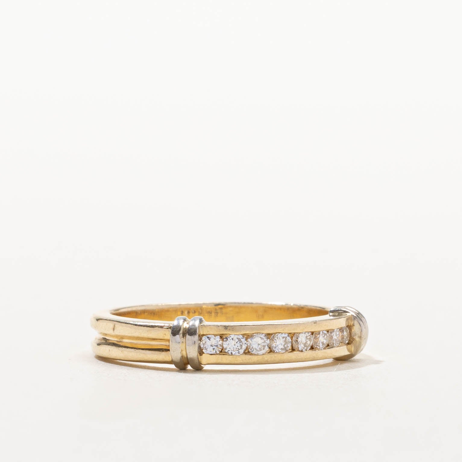 14k Round Brilliant Channel Set Diamond Grooved Band | SZ 8