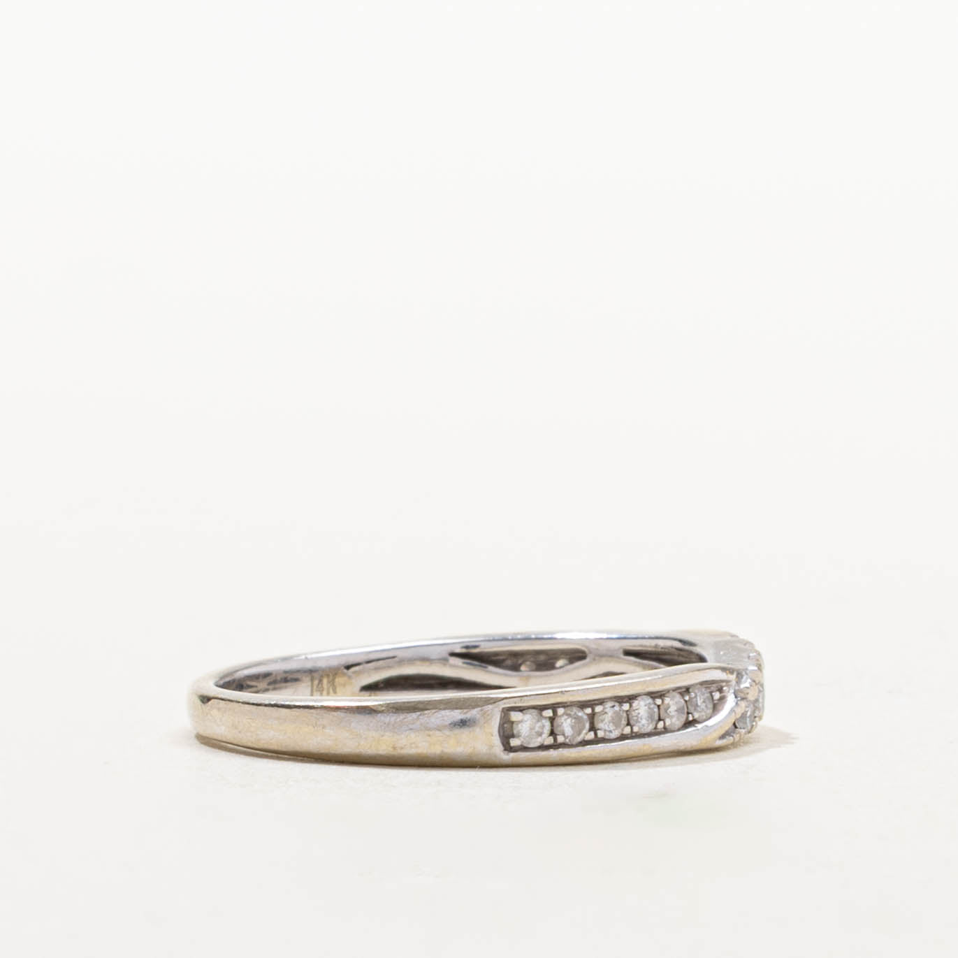 14k Diamond Crossover Band | SZ 6