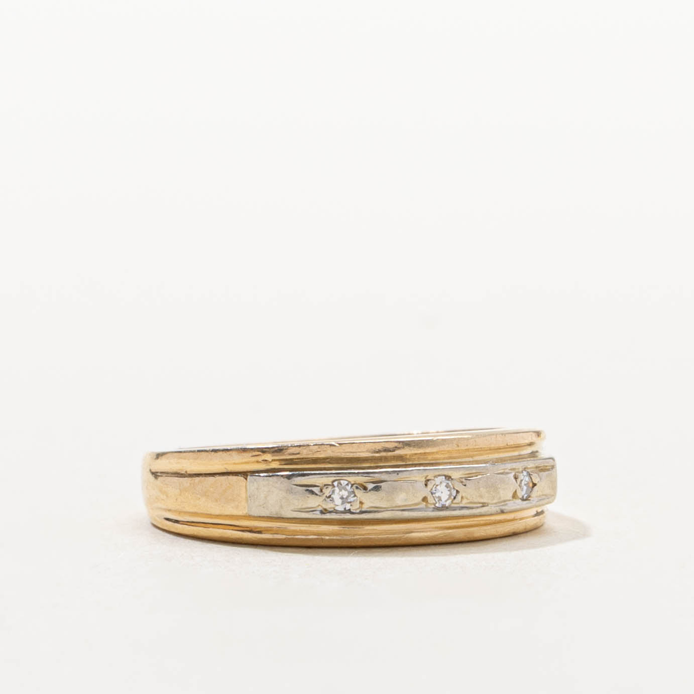 14k Two Tone Gold Three Stone Diamond Grooved Band | SZ 4
