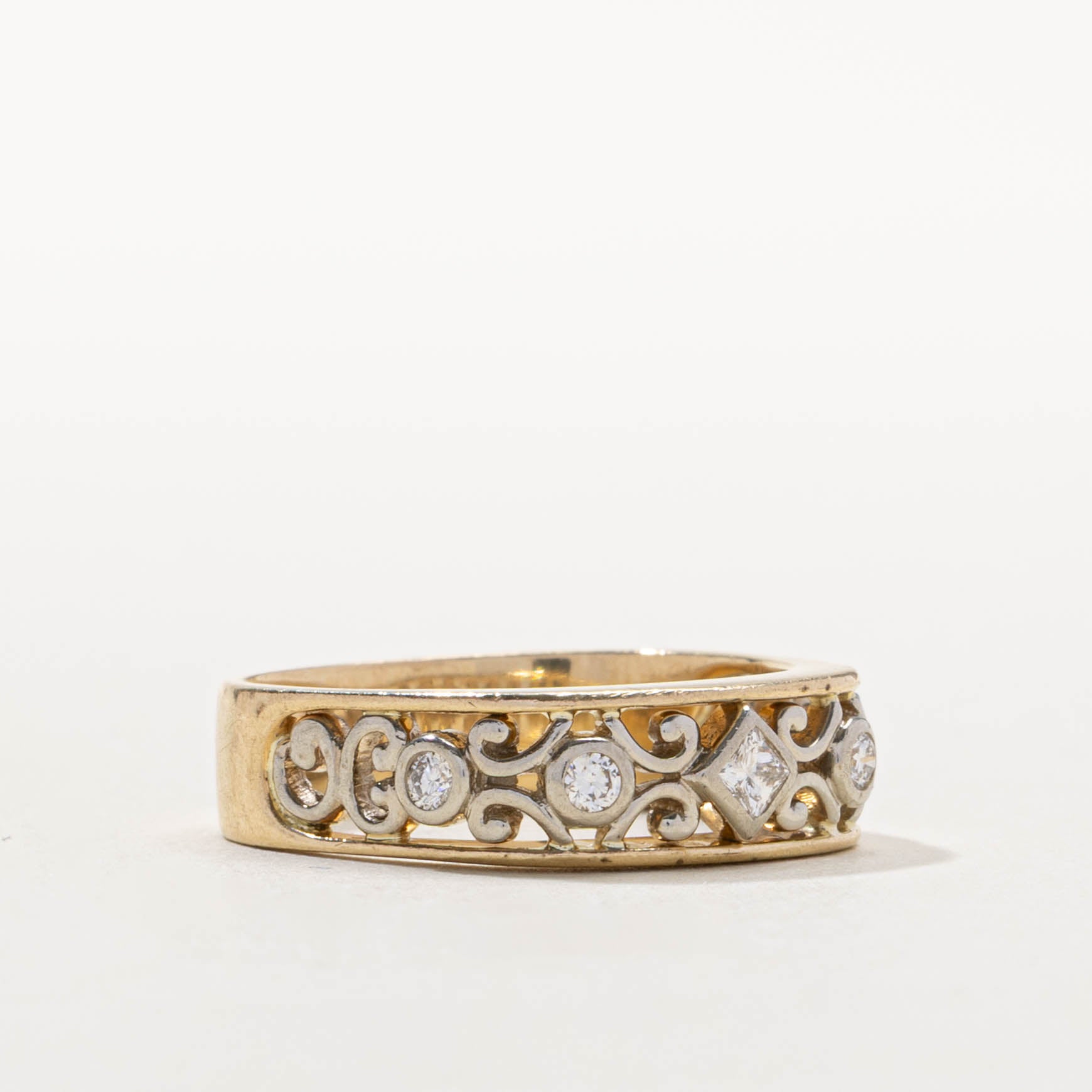 14k Bezel Set Multi Cut Diamond Scrollwork Band | SZ 6.75