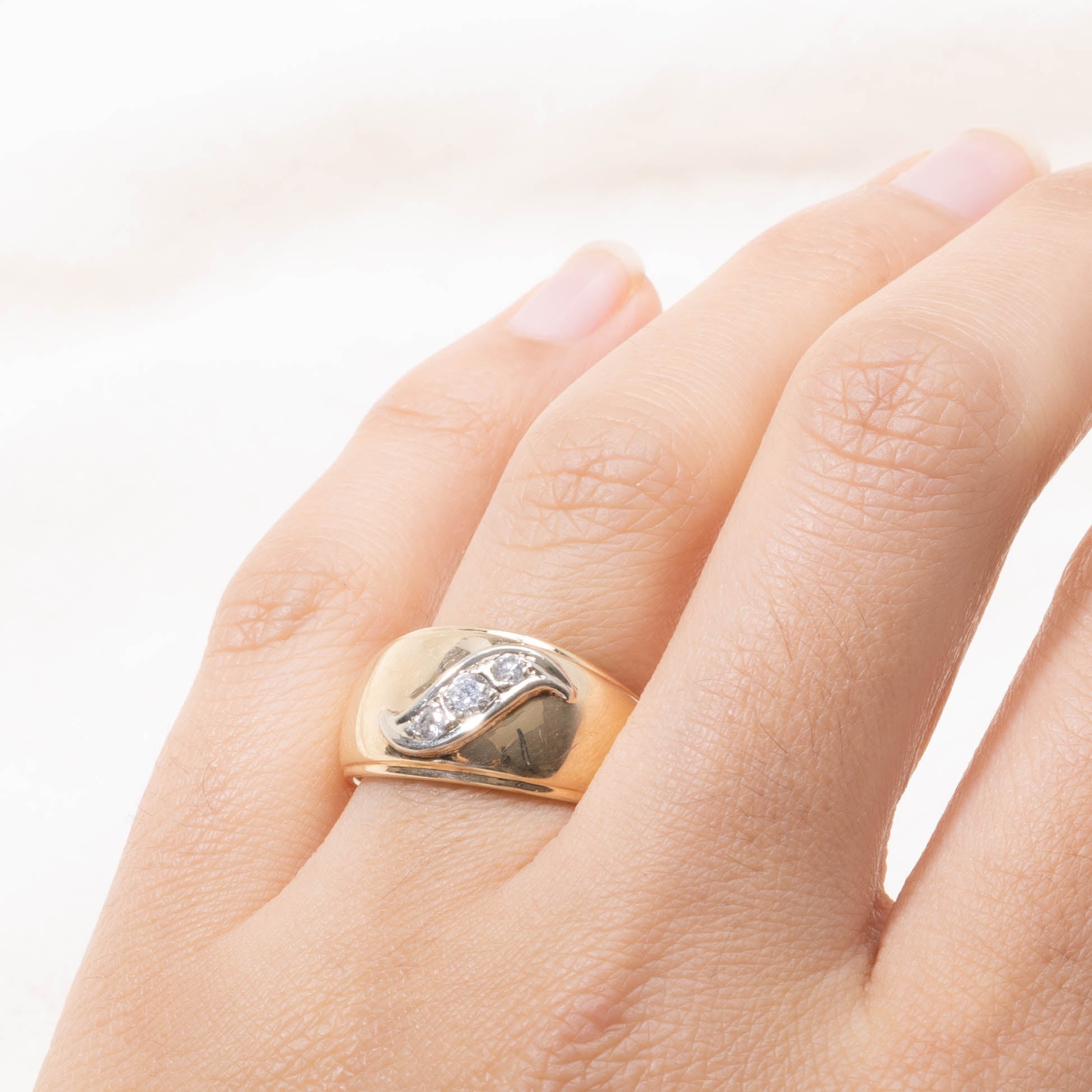 14k Three Stone Diamond Wave Chunky Ring | SZ 10.25