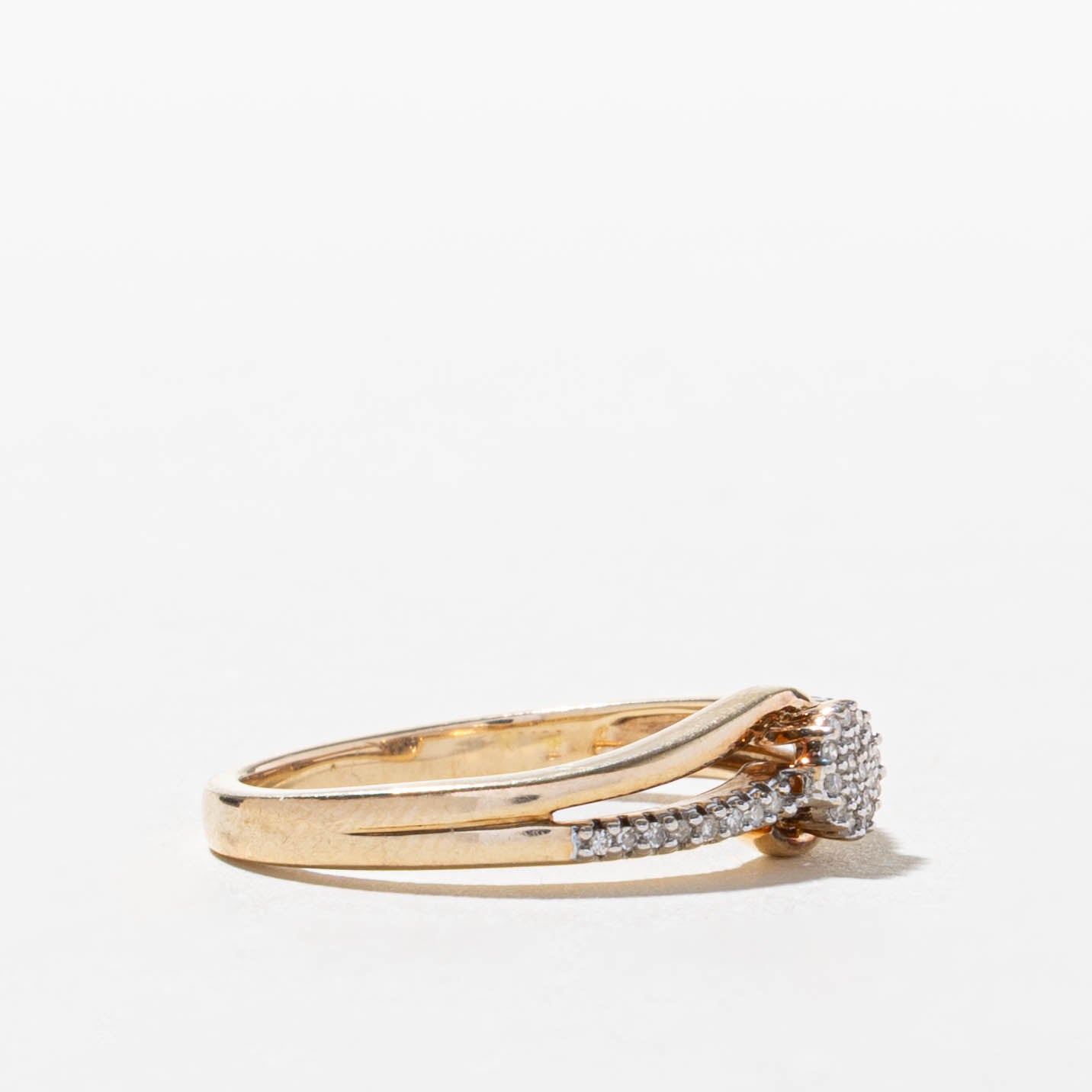 10k Diamond Circle Cluster Bypass Ring | SZ 7.25