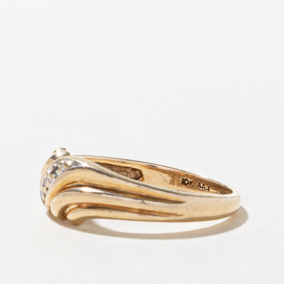 10k Diamond Wave Design Ring | SZ 5.25
