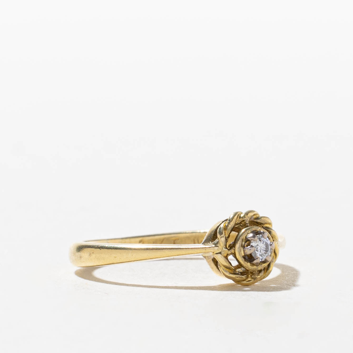18k Single Diamond Flower Ring | SZ 6