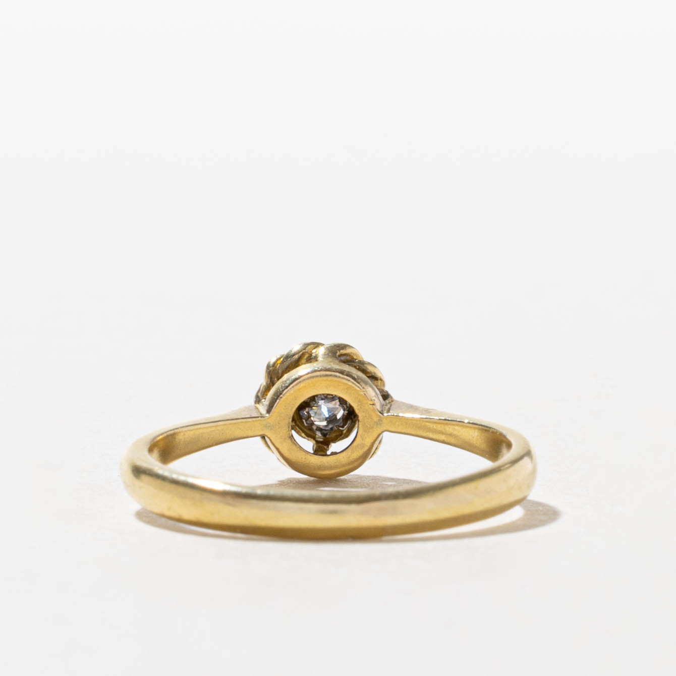 18k Single Diamond Flower Ring | SZ 6