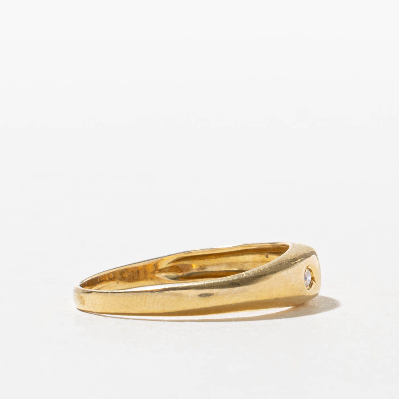 18k Three Stone Flush Set Diamond Band | SZ 4.5