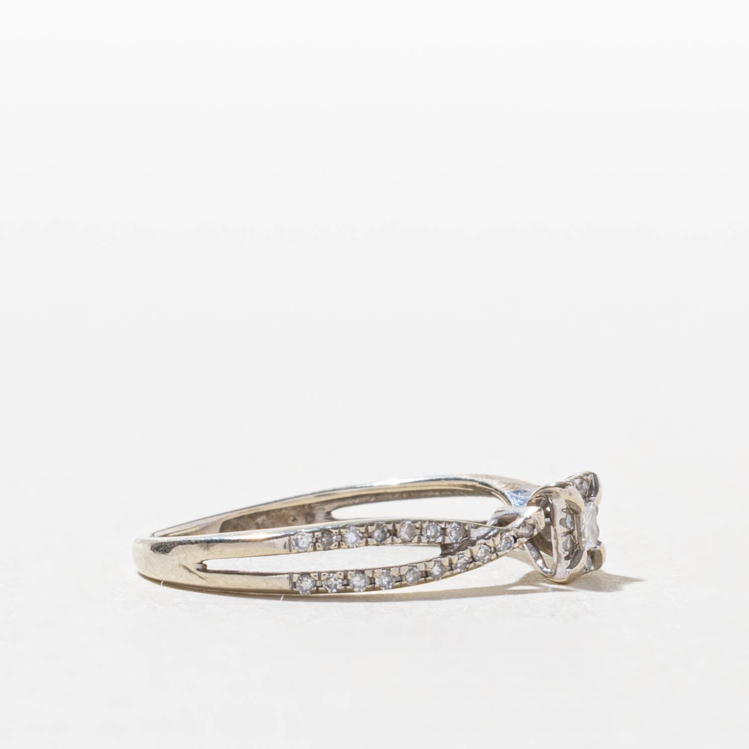 14k Princess Cut Diamond Halo Crossover Ring | SZ 4.75