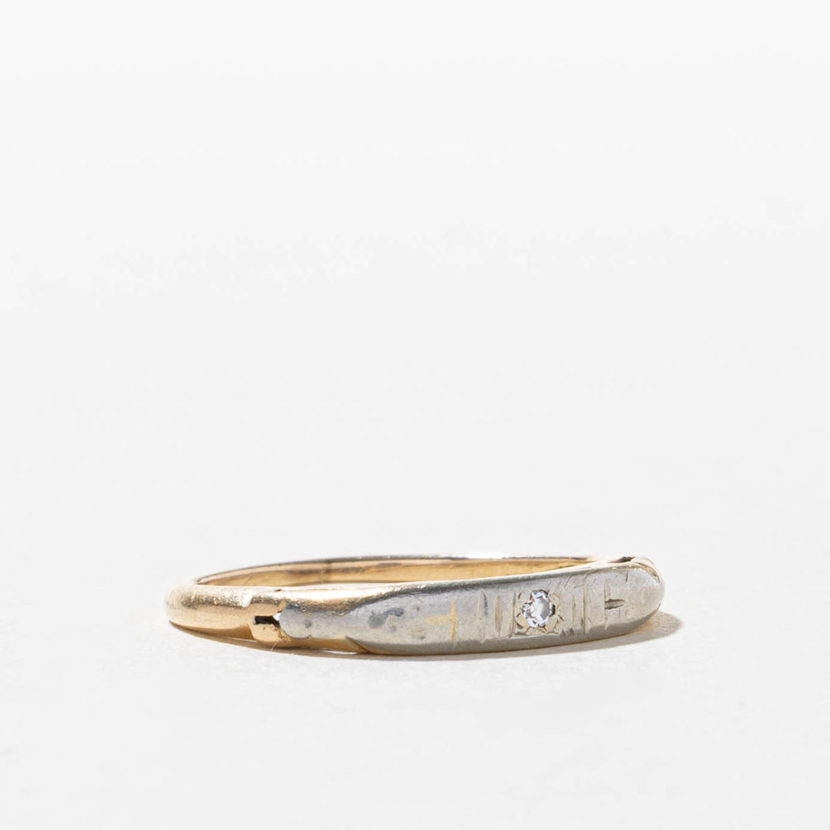 14k Single Diamond Textured Petite Ring | SZ 4