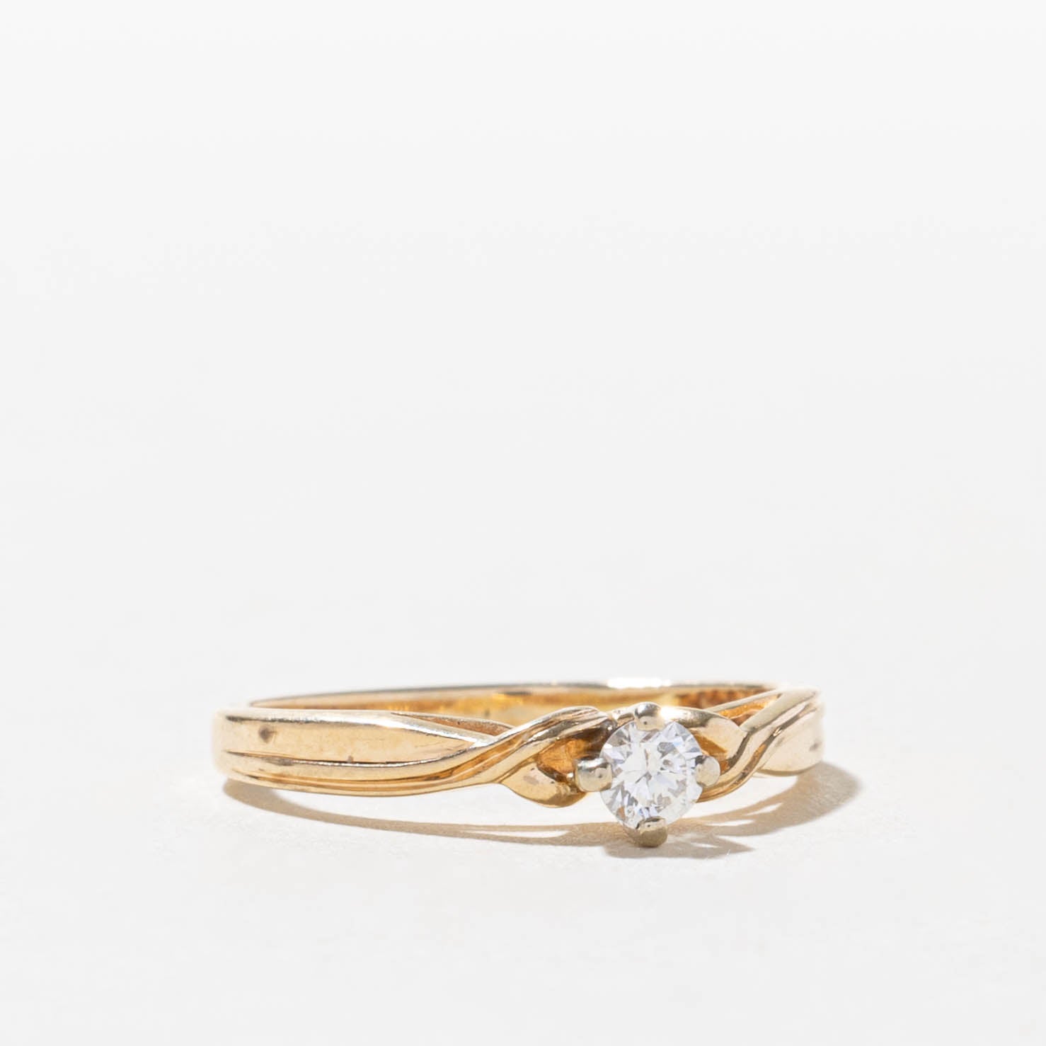 14k Diamond Crossover Ring | SZ 4.75