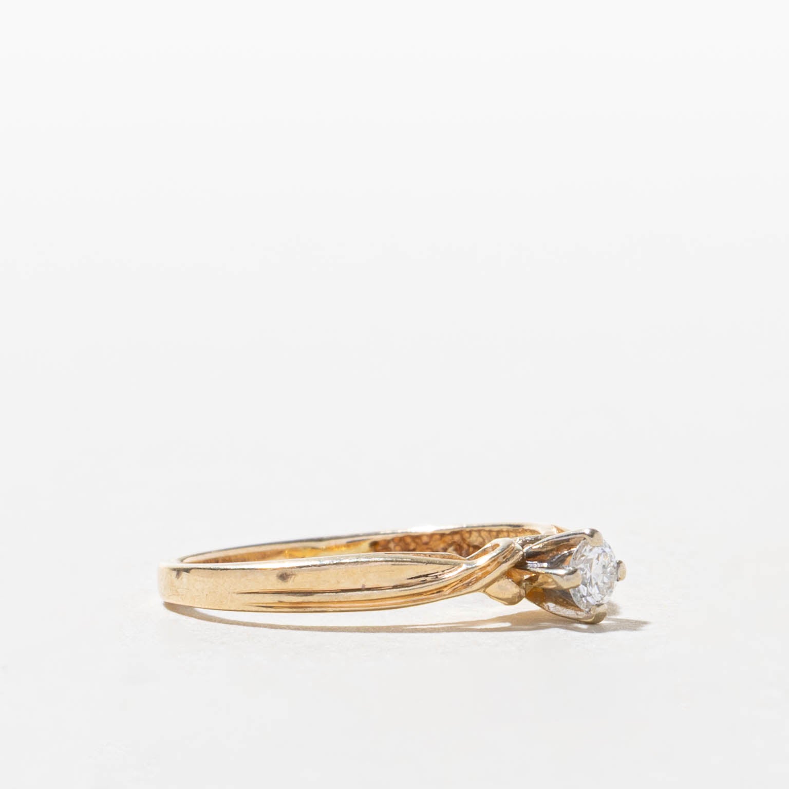 14k Diamond Crossover Ring | SZ 4.75