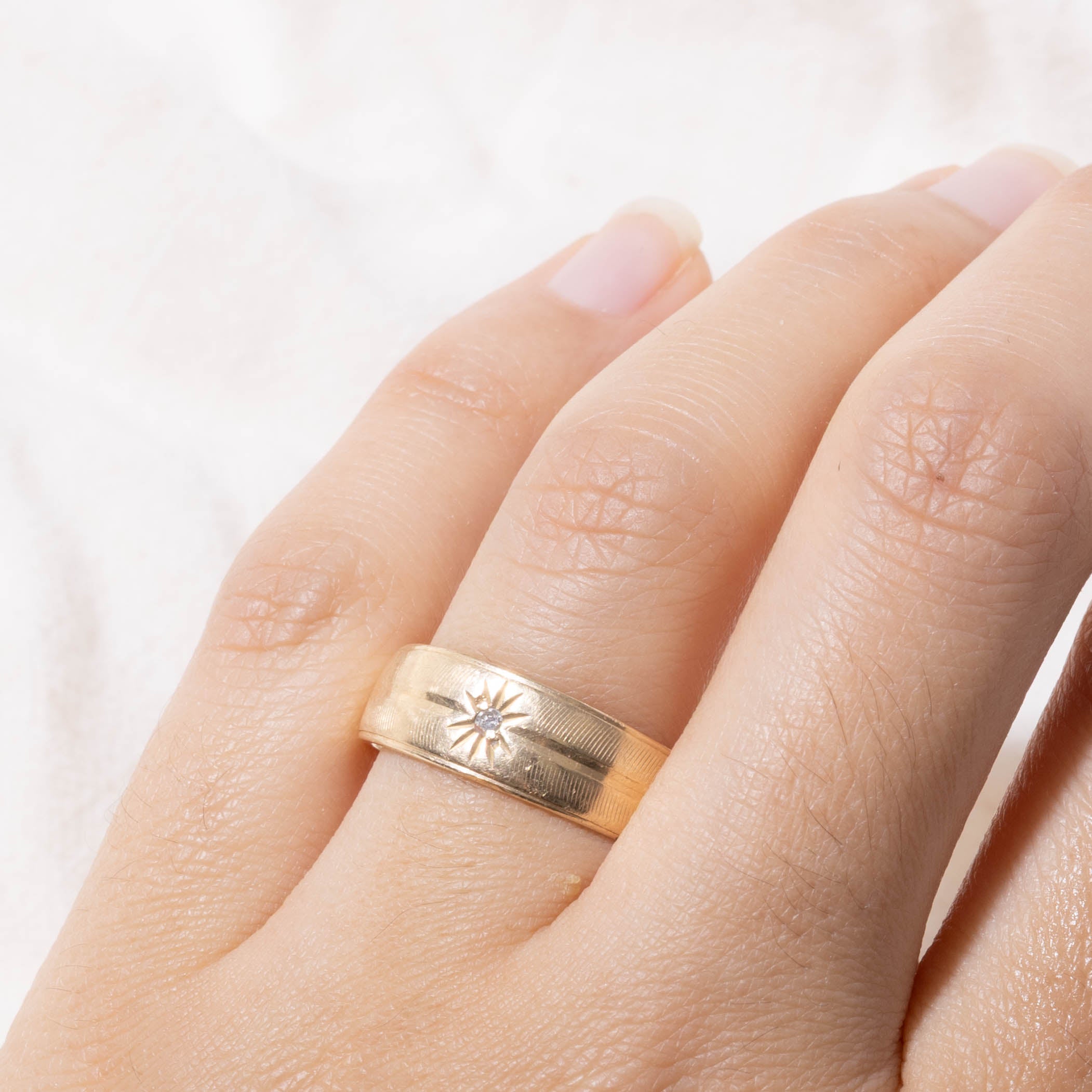 10k Star Set Diamond Textured Band | SZ 9.5