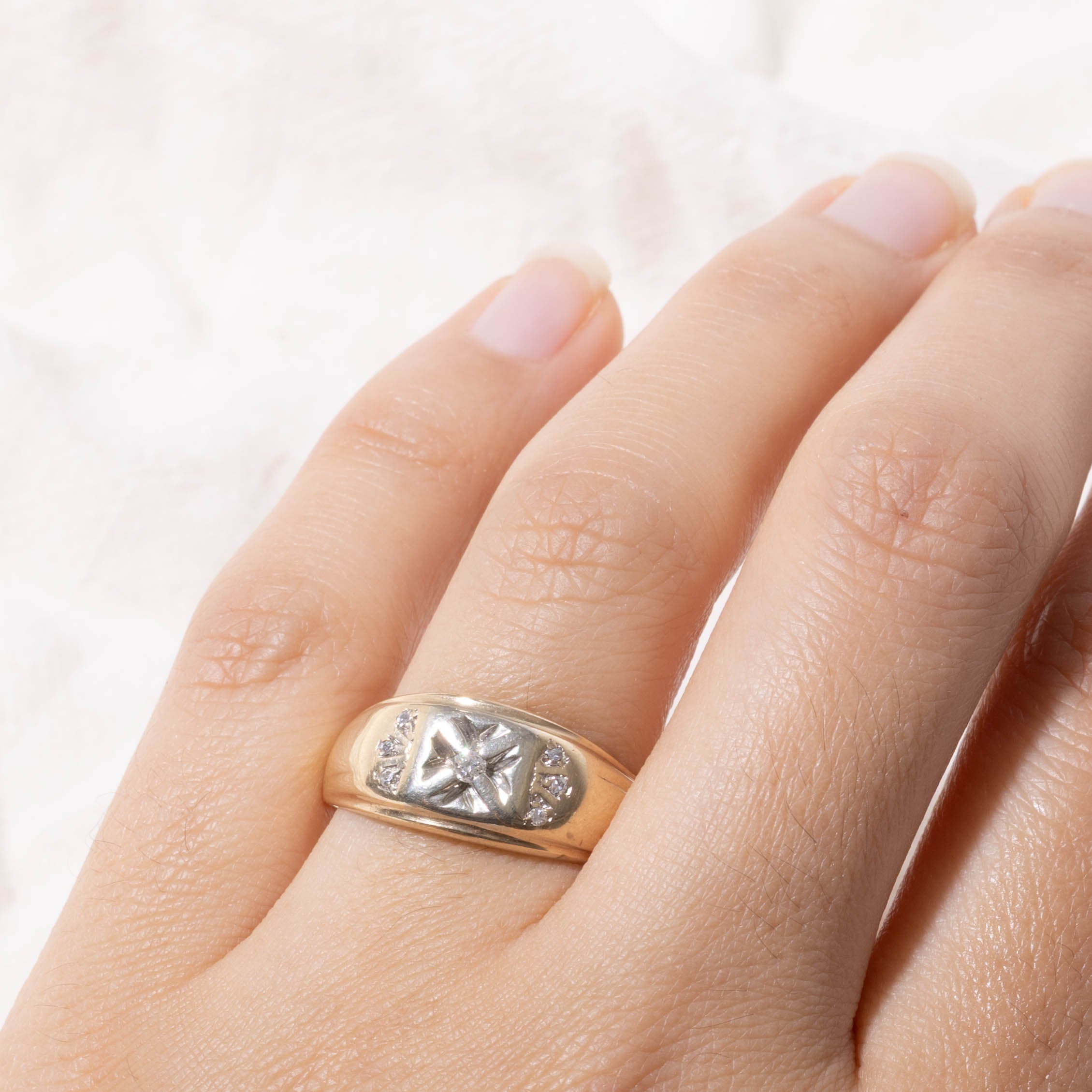 10k Illusion Set Diamond Ring | SZ 10.75