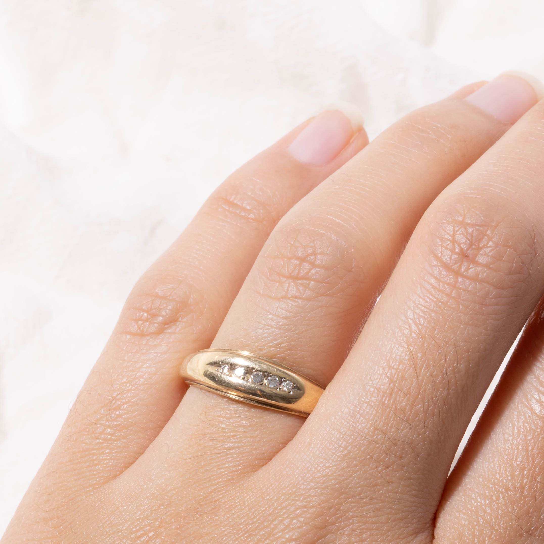 14k Five Stone Diamond Tapered Ring | SZ 9