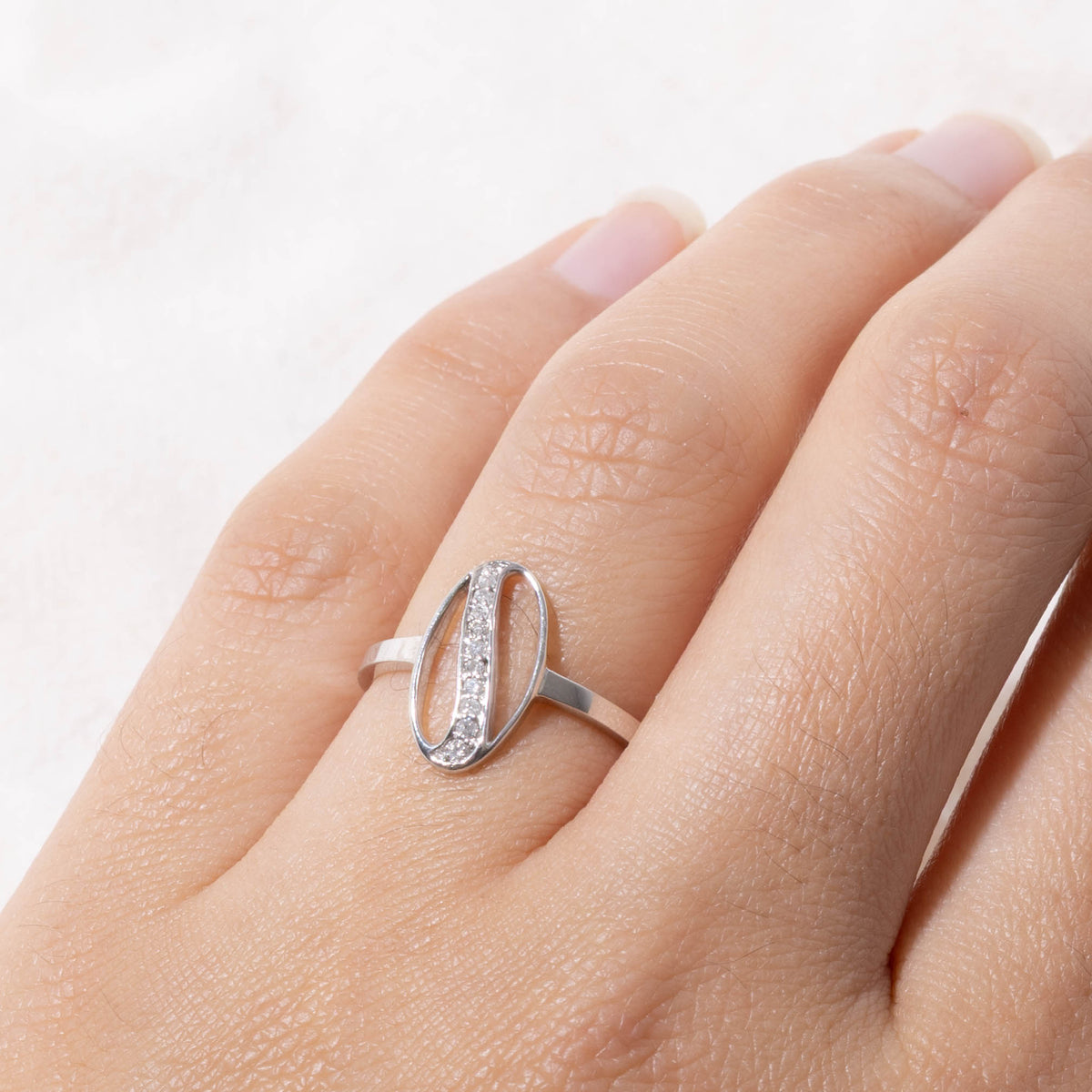 14k Pave Diamond Oval Framed Ring | SZ 6