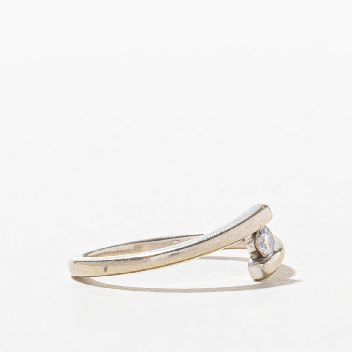 14k Round Brilliant Diamond Bypass Ring | SZ 4.25
