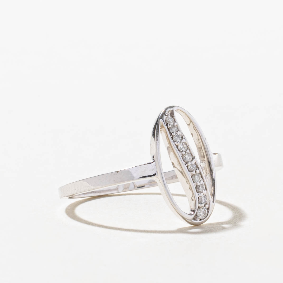 14k Pave Diamond Oval Framed Ring | SZ 6