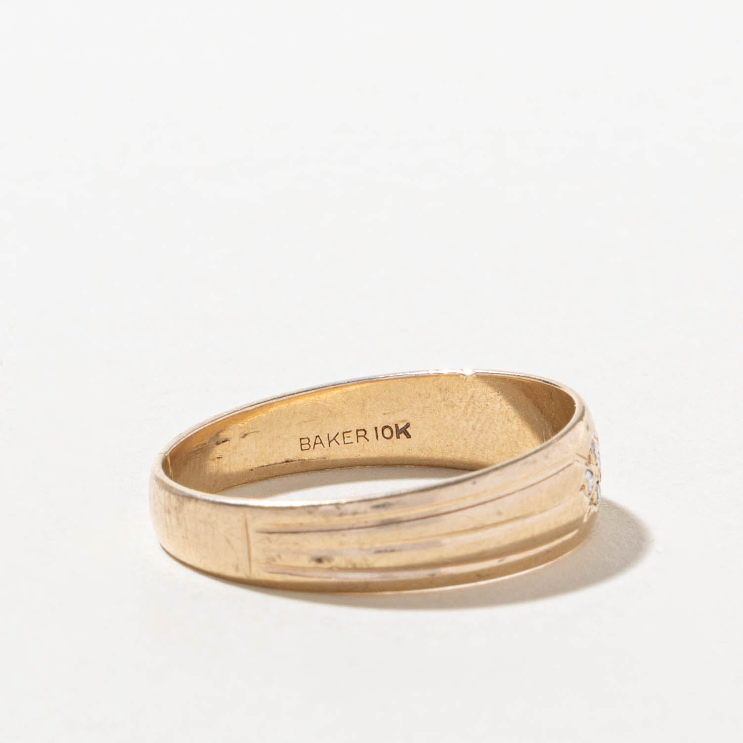 10k Diamond Rhombus Cluster Grooved Band | SZ 11