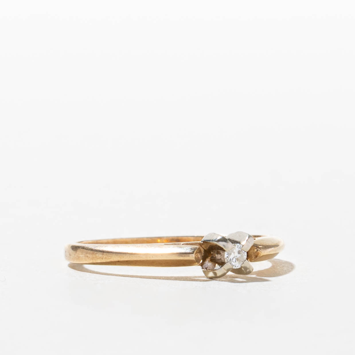 10k Single Stone Diamond Petite Ring | SZ 7.5