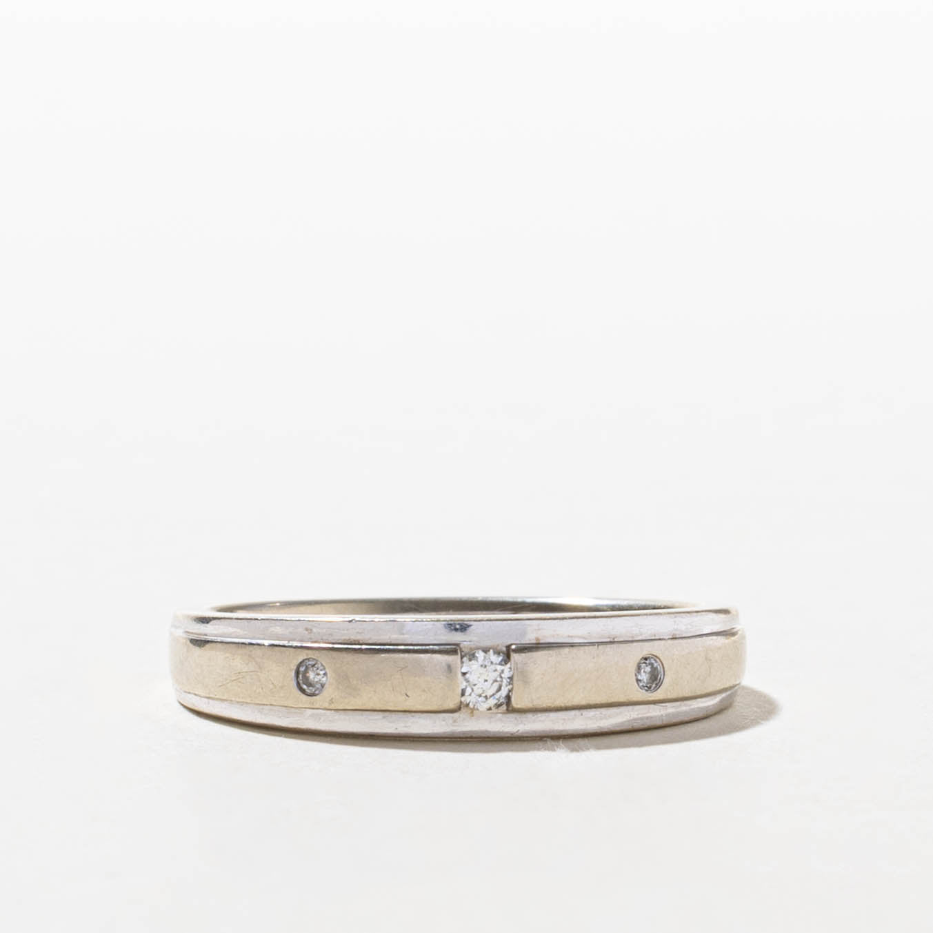 10k Tension Set Diamond Accented Grooved Band | SZ 10.75