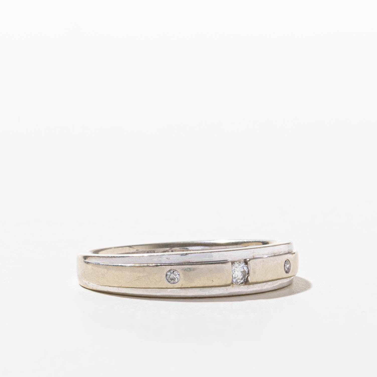 10k Tension Set Diamond Accented Grooved Band | SZ 10.75