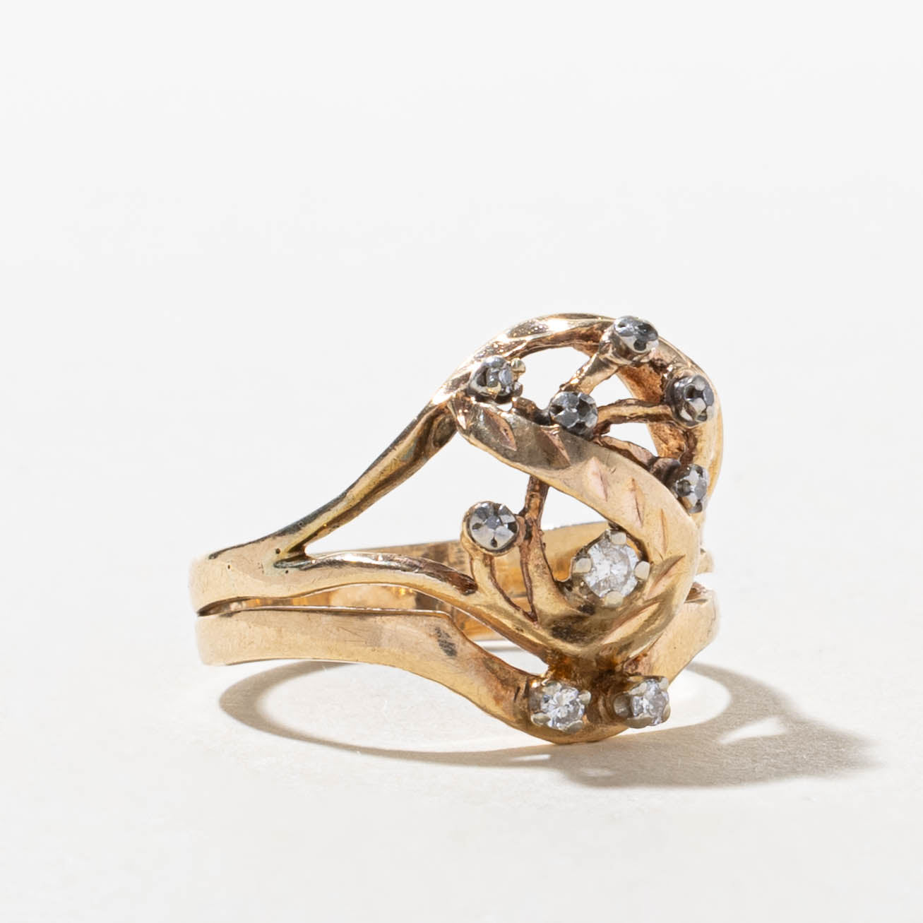 10k Scattered Diamond Abstract Ring | SZ 7.5