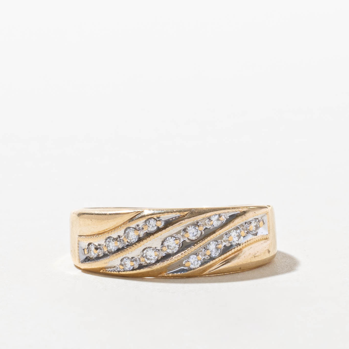 10k Multi Row Diamond Wave Band | SZ 9.5
