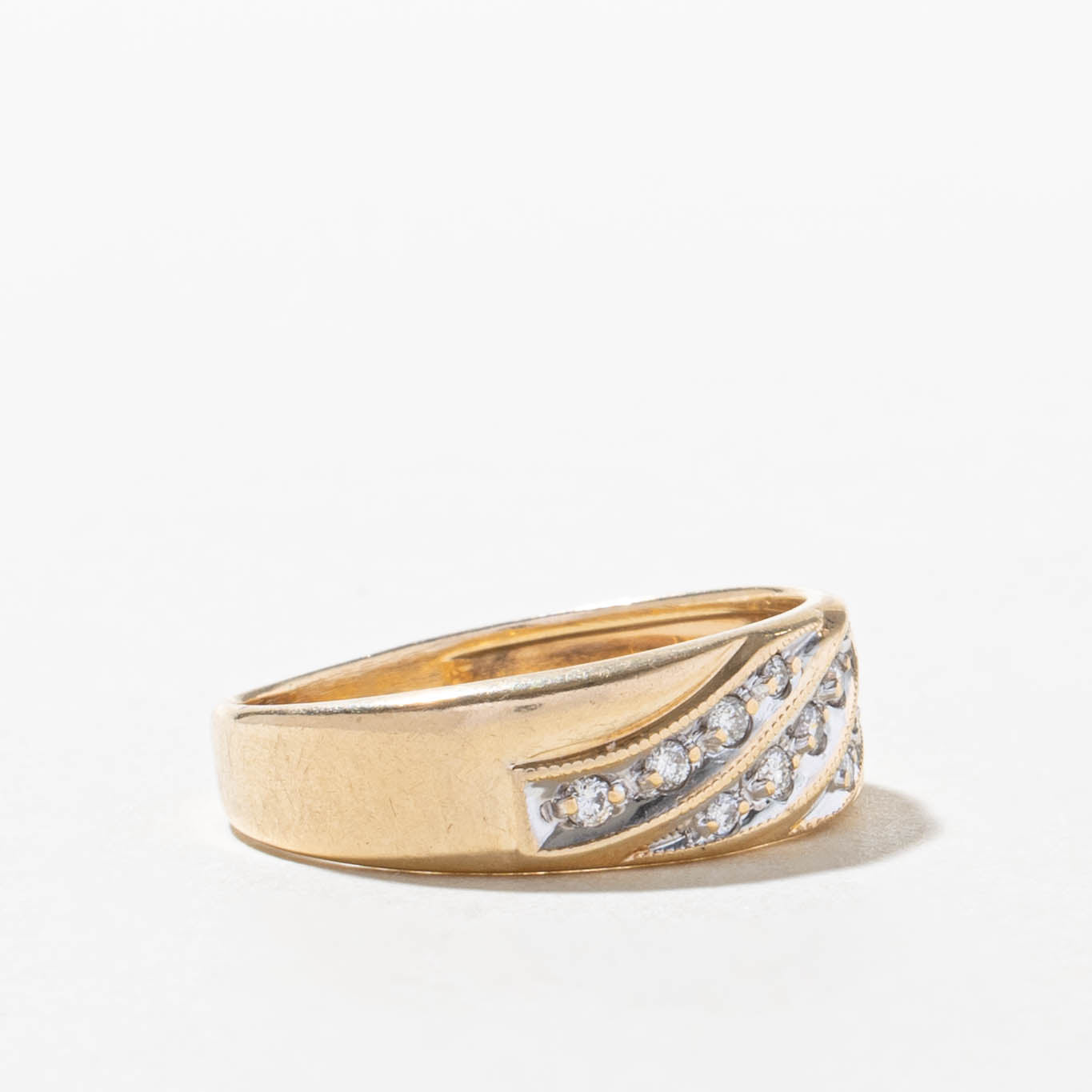 10k Multi Row Diamond Wave Band | SZ 9.5