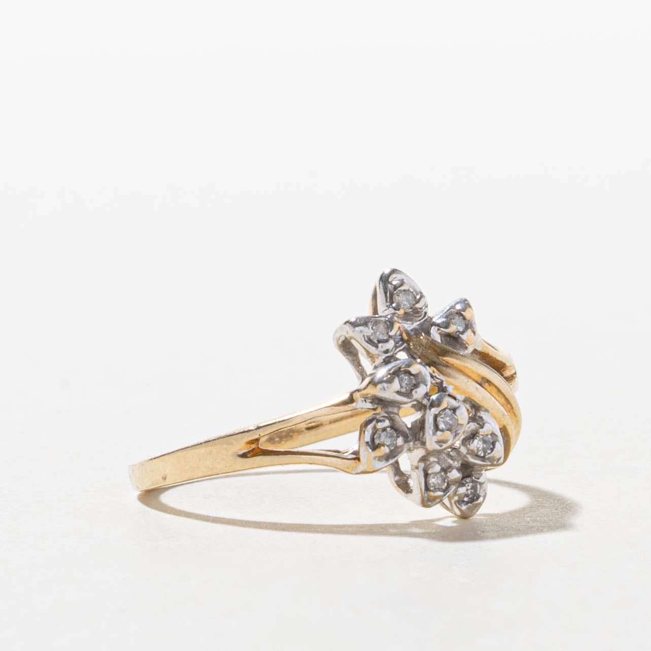 10k Diamond Floral Cluster Crossover Ring | SZ 7
