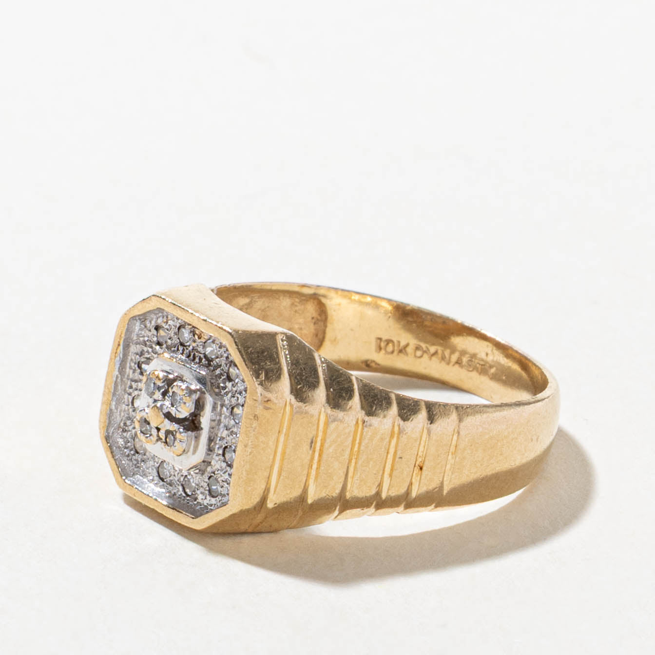 10k Illusion Set Diamond Halo Geometric Grooved Signet Ring | SZ 9