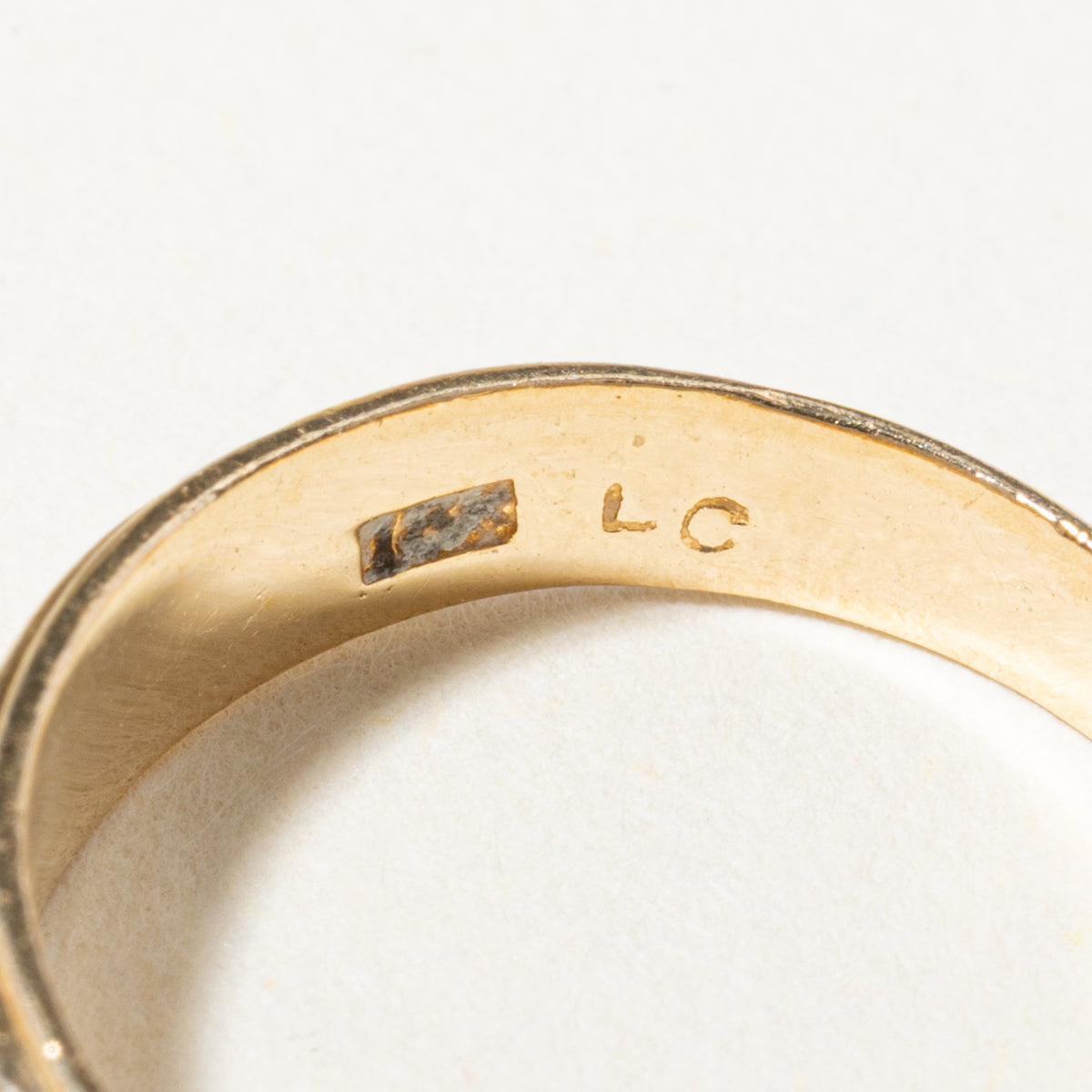 14k Two Stone Diagonal Diamond Grooved Band | 4.00mm | SZ 4