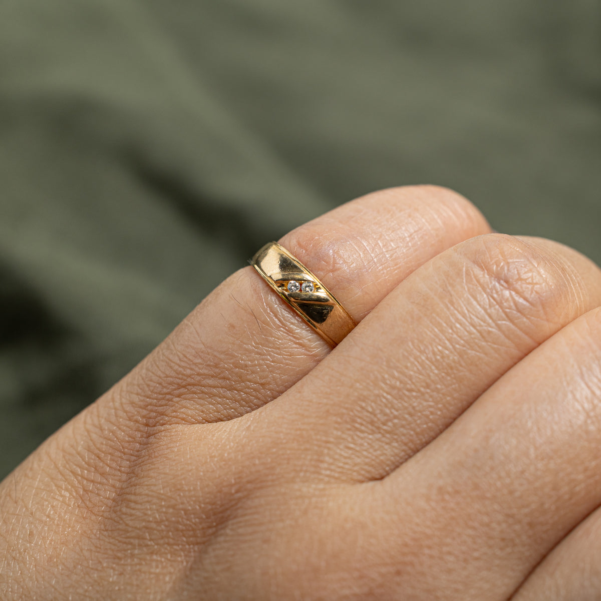14k Two Stone Diagonal Diamond Grooved Band | 4.00mm | SZ 4