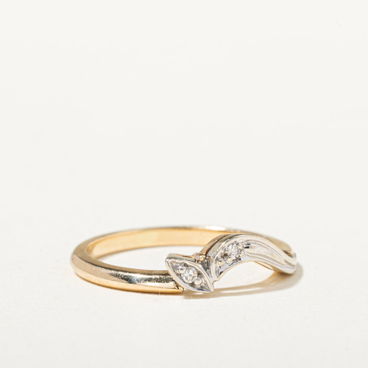 14k Two Tone Diamond Grooved Wave Contour Ring | SZ 4.75