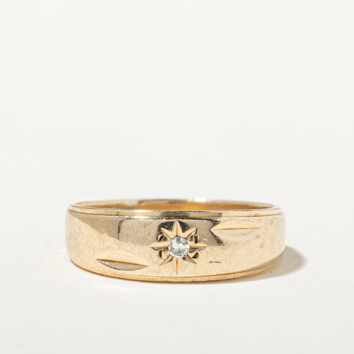 'Courtship' Star Set Diamond Grooved Band | 6.00mm | SZ 7.5