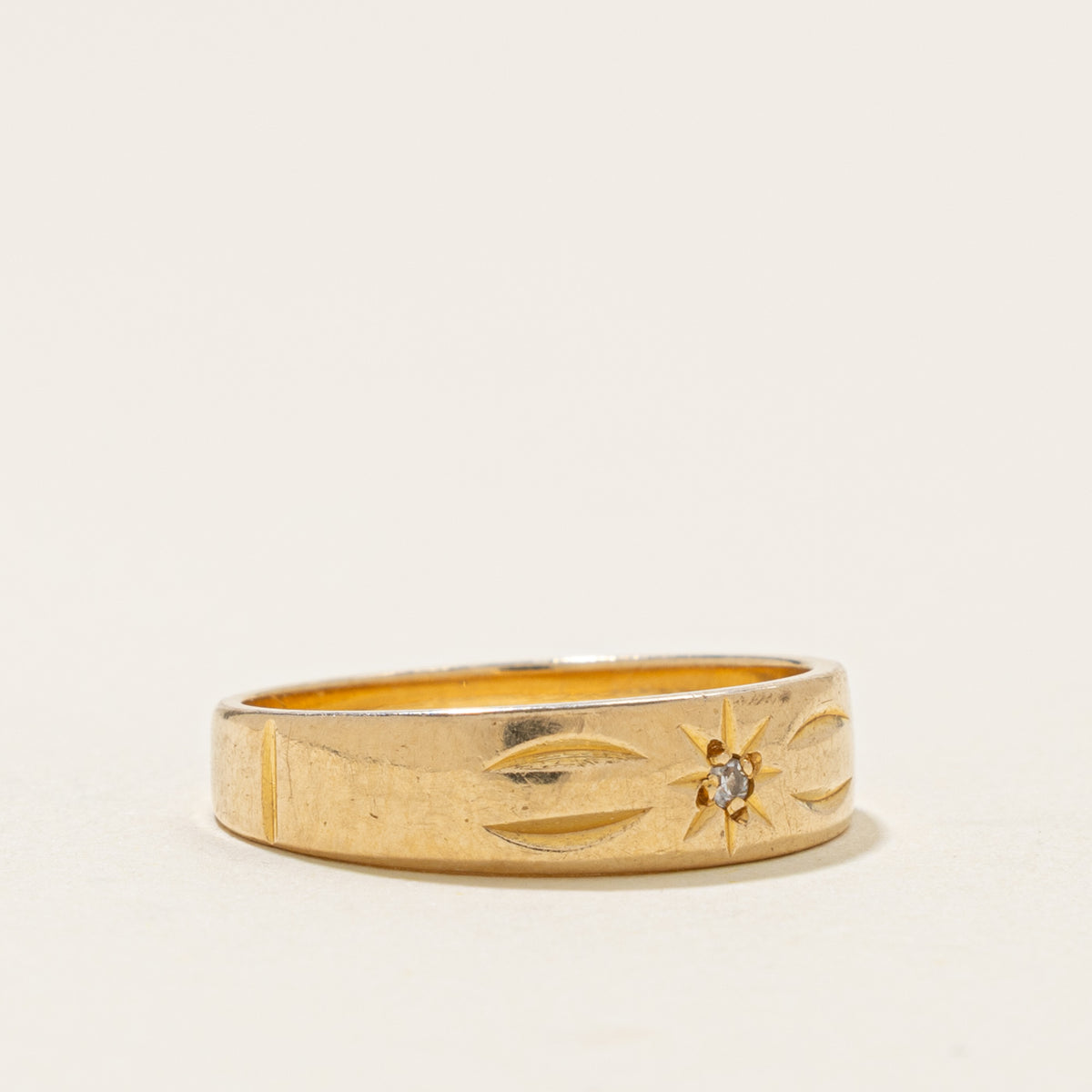 14k Star Set Diamond Engraved Band | 5mm | SZ 6