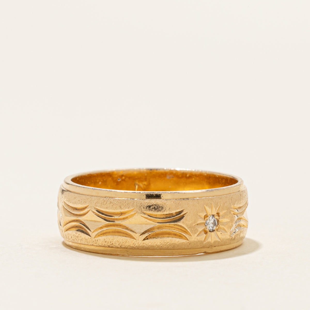 14k Star Set Diamond Engraved Wave Band | 6.5mm | SZ 9