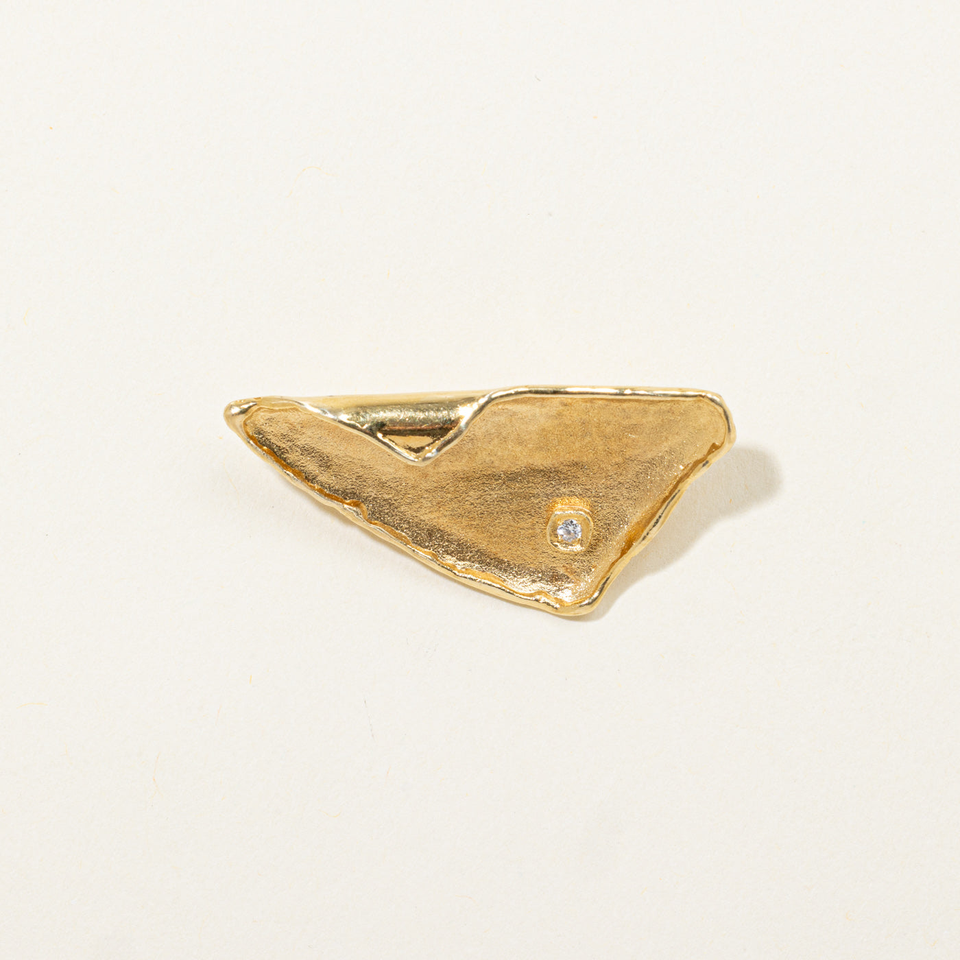 18k Diamond Textured Abstract Brooch