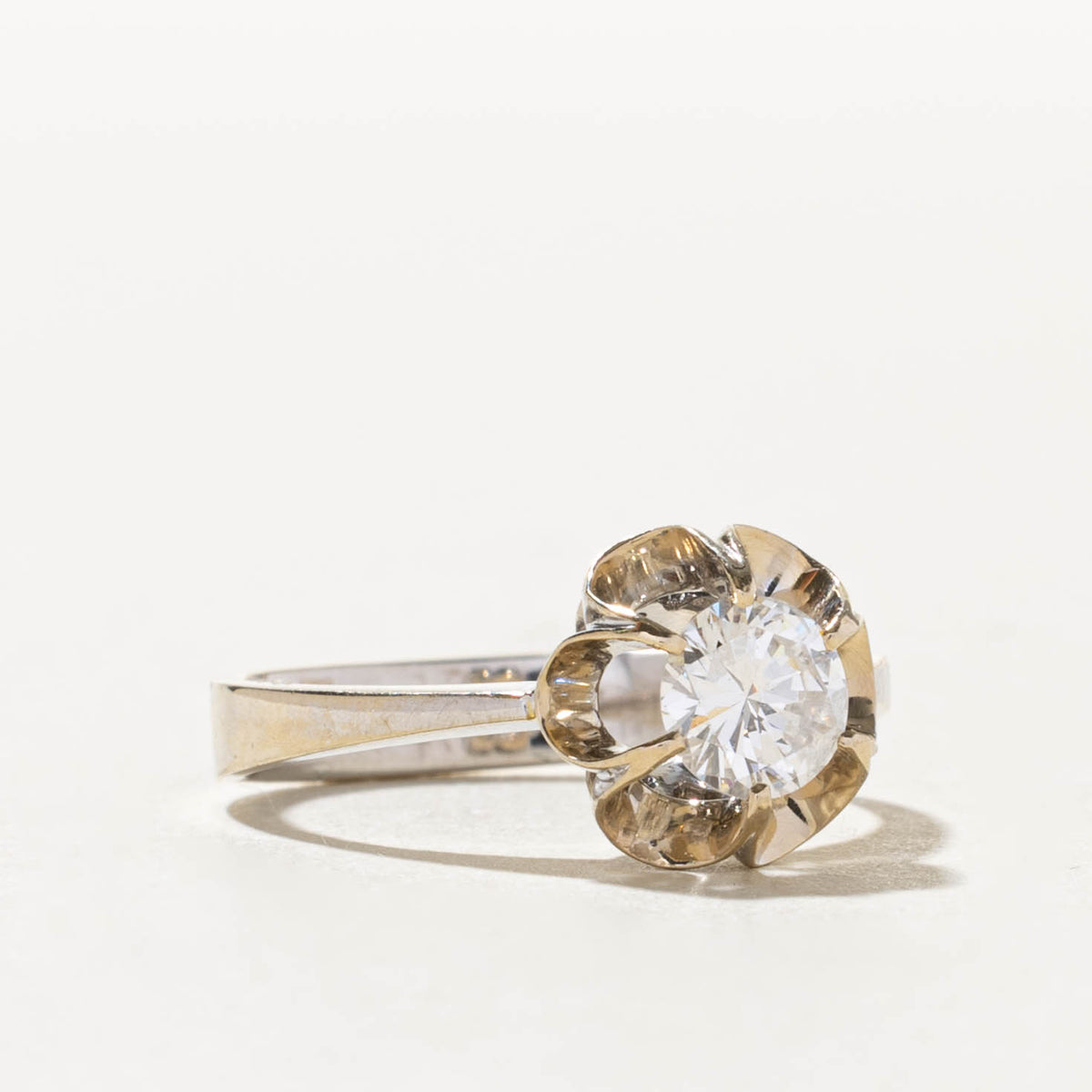 18k Belcher Set Diamond Floral Ring | 0.59ct SI2/I1 G/H | SZ 5.75