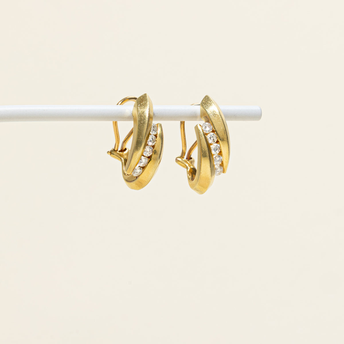 18k Channel Set Diamond Column Drop Earrings | 0.80ctw