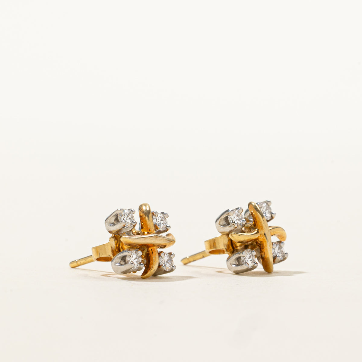 18k Diamond Grid X Studs Earrings | 0.28ctw