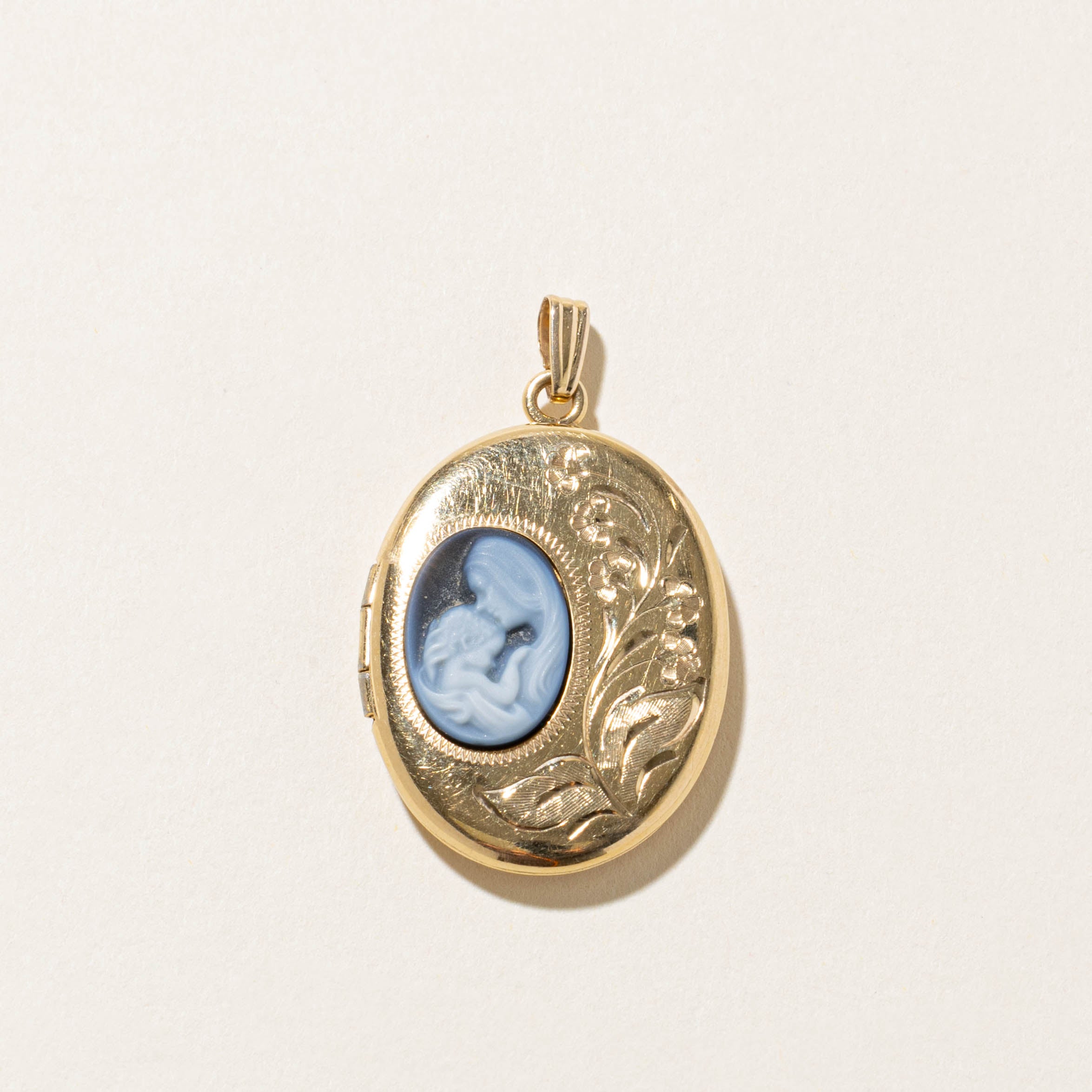 10k Mother & Child Onyx Cameo Floral Locket | 4.20ct