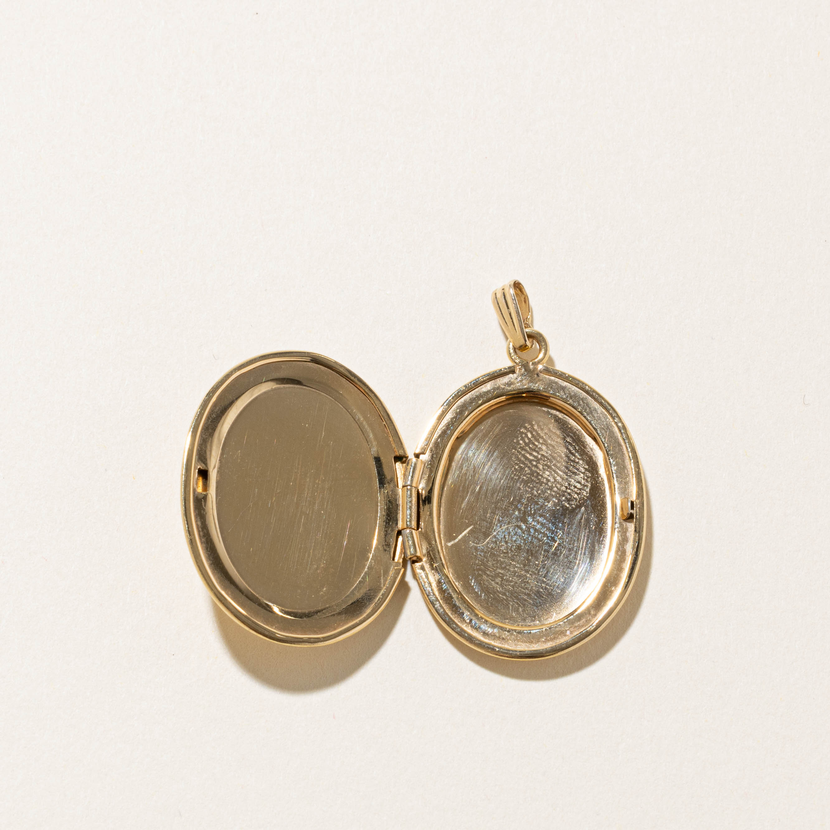10k Mother & Child Onyx Cameo Floral Locket | 4.20ct