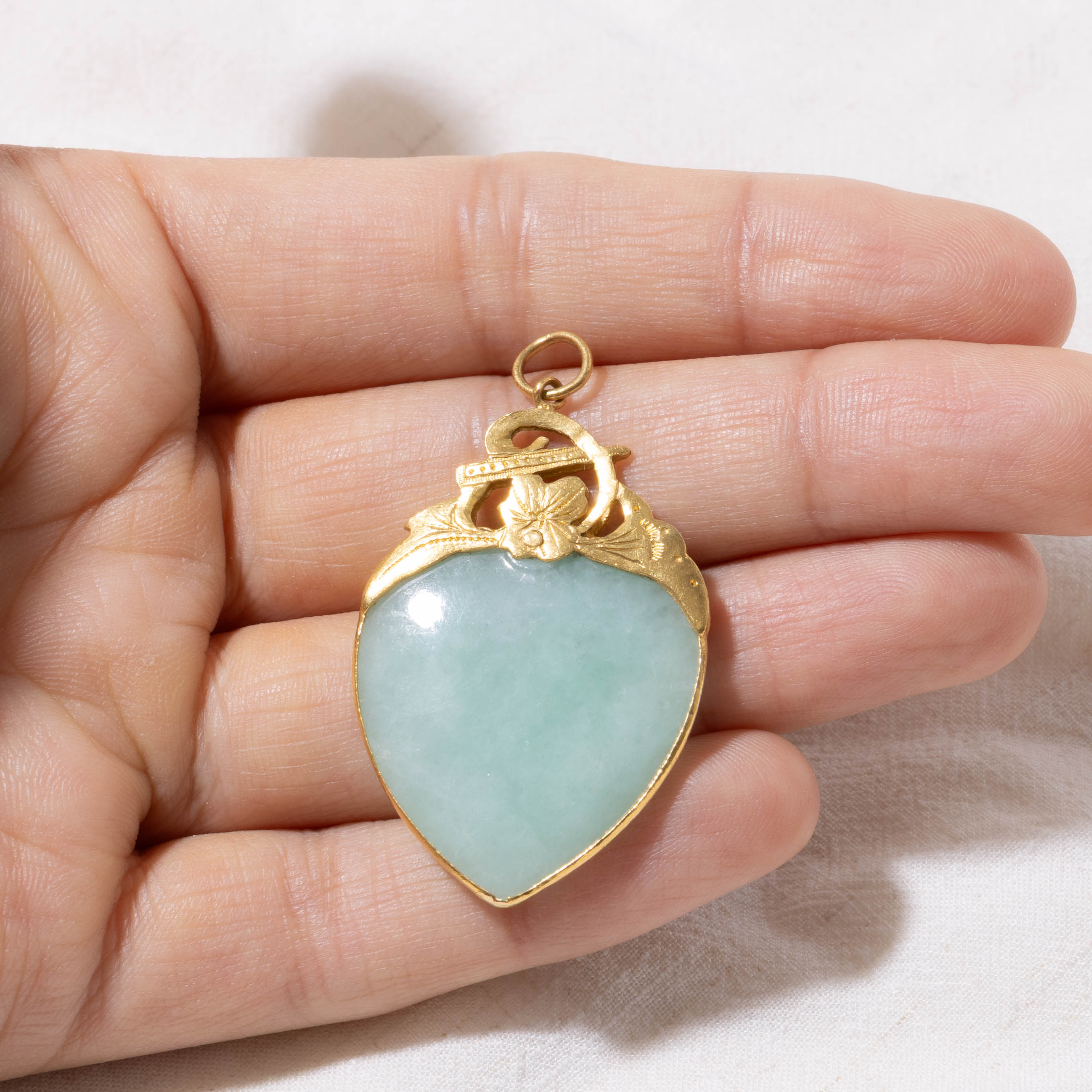 23k Heart Cabochon Jadeite Pendant | 22.00ct