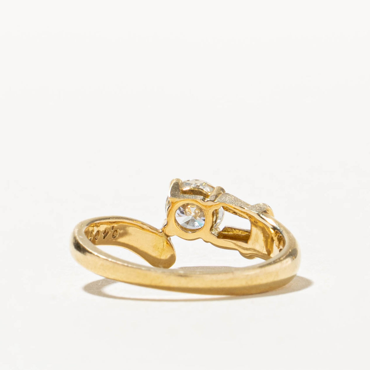 18k Solitaire Diamond Grooved Bypass Ring | 0.40ct VS1 H | SZ 4.75