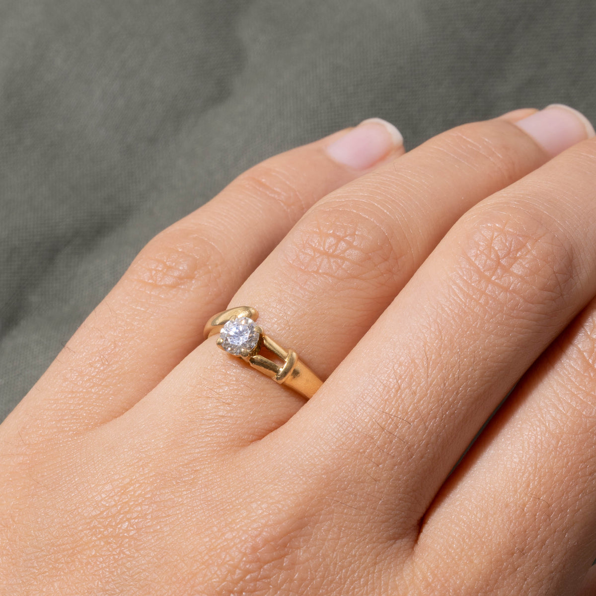 18k Solitaire Diamond Grooved Bypass Ring | 0.40ct VS1 H | SZ 4.75